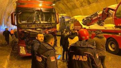Bolu Dağı Tüneli'nde kaza: 18 araç birbirine girdi! Çok sayıda yaralı var