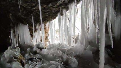Kahramanmaraş’ta mağarada devasa buz sarkıtlar oluştu