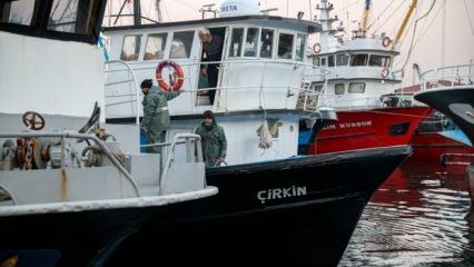 Karadeniz'de balıkçılar gece yasağı yüzünden seferi yarıda kesti