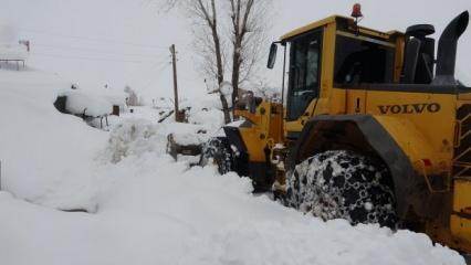 Muş’ta kar mücadelesi sürüyor! 67 köy yolu ulaşıma kapandı   