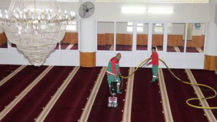 Şanlıurfa’da camiler ramazan öncesi temizleniyor