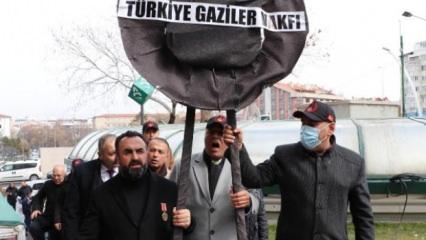 Uzman çavuşlar, Türk Tabipleri Birliği'nden "Türk" ifadesinin kaldırılmasını talep etti