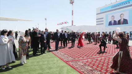 Cumhurbaşkanı Erdoğan'a Özbekistan'da sevgi seli