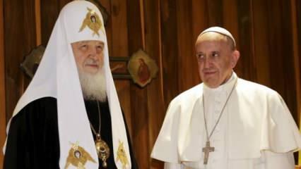 Papa'dan Moskova'ya 'savaşı dine alet etmeyin' uyarısı