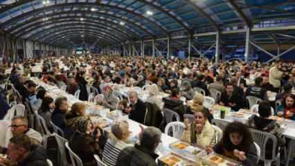Tekirdağ'da Ramazan'ın ilk günü 3 bin 500 kişilik "Gönül Sofrası"