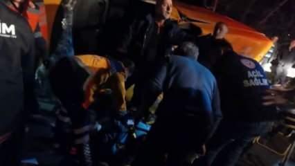 TEM'de feci kaza: Otomobille çarpışan minibüs metrelerce sürüklendi: 7 yaralı
