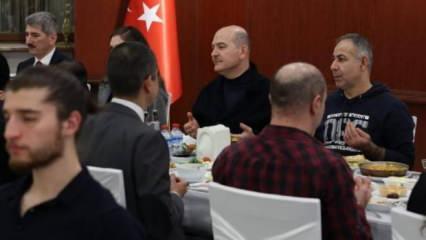 Bakan Soylu, polislerle sahur yaptı