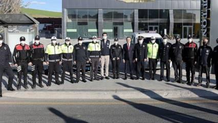 Cumhurbaşkanı Yardımcısı Oktay'dan, görev başındaki polislere ziyaret