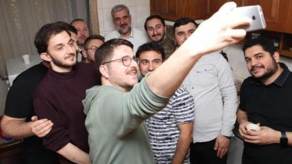 Osman Nuri Kabaktepe sahurda öğrencilere elleriyle menemen yaptı!