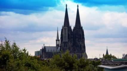 Almanya'da kilisenin karıştığı skandal: Bağış paralarıyla rahibin kumar borcu ödenmiş!