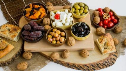 Kilo almamak i&ccedil;in sahurda ne yemeli? Diyete uygun sahur men&uuml;leri