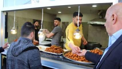 Mardin’de Ramazan ayında tatlı girmeyen ev kalmıyor: Askıda tatlı geleneği