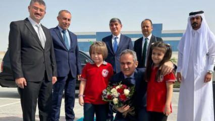 Milli Eğitim Bakanı Özer, Katar’daki Türk okulunu ziyaret etti
