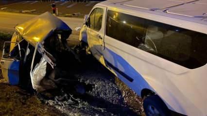 Sinop’ta trafik kazasında otomobil ikiye ayrıldı: 2 ölü, 2 yaralı