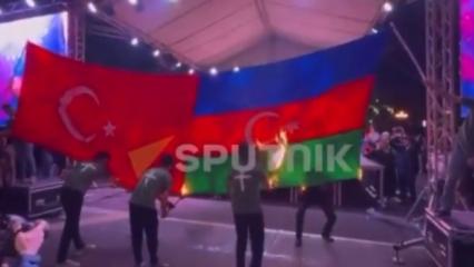 Ermeniler, Türk ve Azerbaycan bayrağı yaktı!
