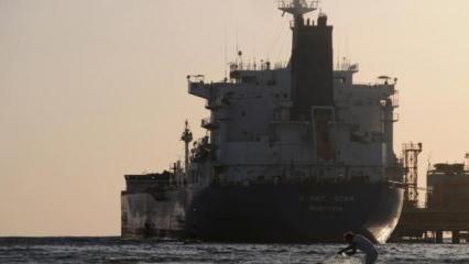 İran Basra Körfezi'nde bir yakıt tankerine el koydu