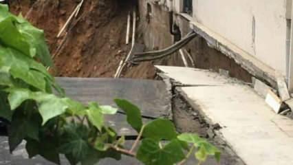 Kadıköy'de istinat duvarı çöktü: 5 katlı bina boşaltıldı