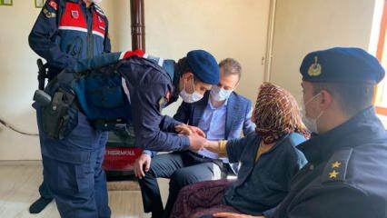 Alzheimer hastası kadın donmak &uuml;zereyken bulununca akıllı saat verildi   