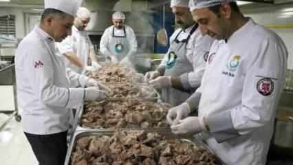 Şanlıurfa’da 3 bin 296 vatandaşa geleneksel bayram yemeği ikram edildi