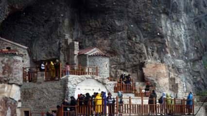 Sümela Manastırı yerli ve yabancı turistlerin ziyaretine açıldı