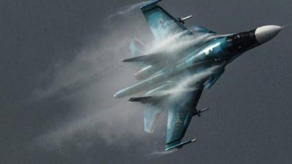 Rusya'ya ait Su-34 savaş uçağının vurulma anı!