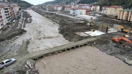 Bozkurt'ta Ezine Çayı üzerindeki 3 köprü ulaşıma kapatıldı