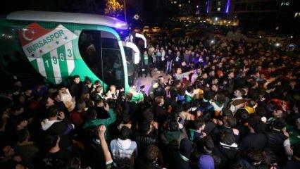 Bursaspor’u binlerce taraftarı karşıladı