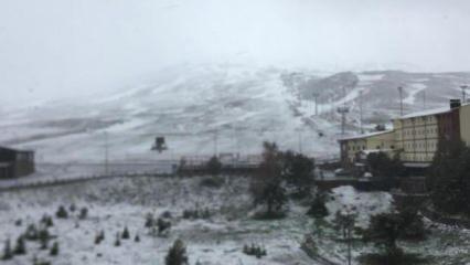 Mayıs ayında yağan kar Erciyes'i beyaza büründü