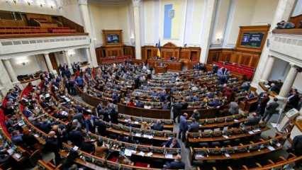 Ukrayna Parlamentosu'ndan Rus yanlısı partilerin yasaklanmasına onay