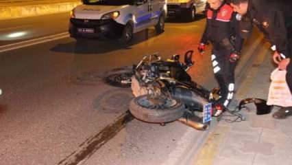 Kocaeli'de otomobille çarpışan motosikletteki yunus polisi yaralandı