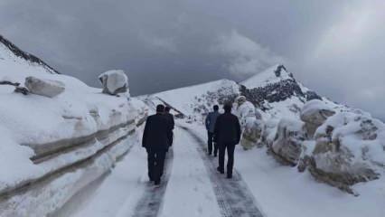 Nemrut Dağı'nda karda mahsur kalan vatandaşlara AFAD ulaştı