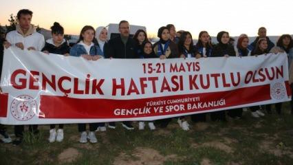 Bakan Kasapoğlu, Kapadokya'da gençlerle balon turu yaptı