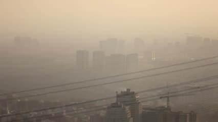 Tahran'da hava kirliliği nedeniyle tüm okullar ve kurumlar tatil edildi