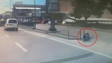Bursa'da görülmemiş kaza..Motosiklet sürücüsünün ölümden döndüğü anlar kamerada