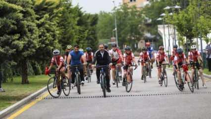 Bakan Kasapoğlu: İnşallah bisiklet sporunu tabana yayacağız