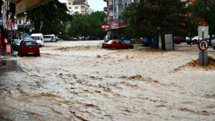 Ankara'daki sel dolayısı ile AFAD'a ihbar yağıyor