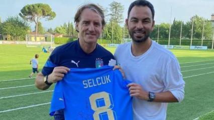 Mancini ile bir hafta... Formadaki detay dikkat &ccedil;ekti