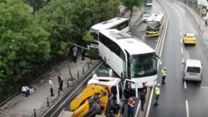 Üsküdar'da İETT otobüsü ile iki tur otobüsü çarpıştı!