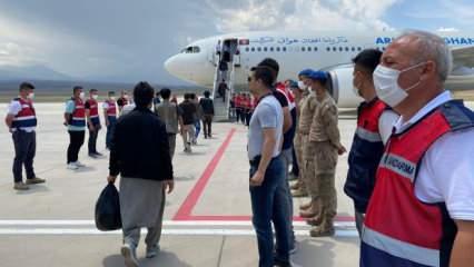 Afganistan uyruklu 1237 kaçak göçmen daha ülkesine gönderildi