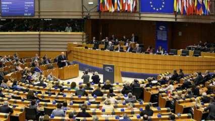 AP'den Avrupa Birliği Komisyonu'na: Yunanistan'ı uyarın