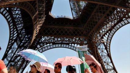 Fransa, 40 dereceyi bulan sıcaklarla boğuşuyor