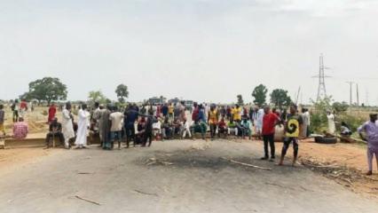 Nijerya'da silahlı çete düğünden dönen 50'den fazla kişiyi kaçırdı