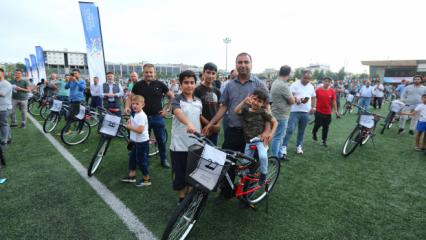  Gaziantep Büyükşehir, bakkal esnafına 3 bin bisiklet dağıttı