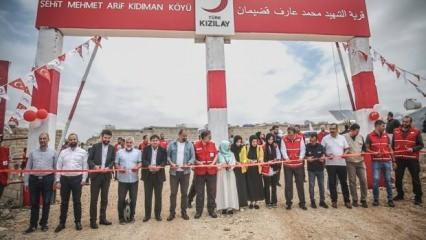Türk Kızılay, İdlib'de inşasını tamamladığı 901 briket eve aileleri yerleştirdi