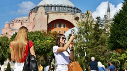 Türkiye'ye turist akını: Sayı yüzde 300 arttı