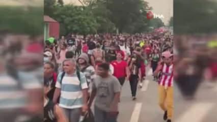 3 bin kişilik göçmen kafilesi Meksika'dan ABD’ye doğru yola çıktı