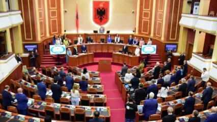 Arnavutluk Meclisinden Srebrenitsa kurbanlarının onurlandırılması kararı