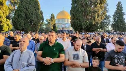 Kudüs'te bayram namazı 150 bin kişiyle kılındı