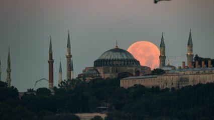 İstanbul'da süper dolunay güzelliği