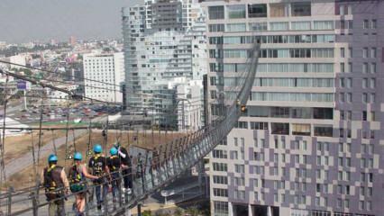 Latin Amerika’nın en uzun cam köprüsü fırtınada beşik gibi sallandı